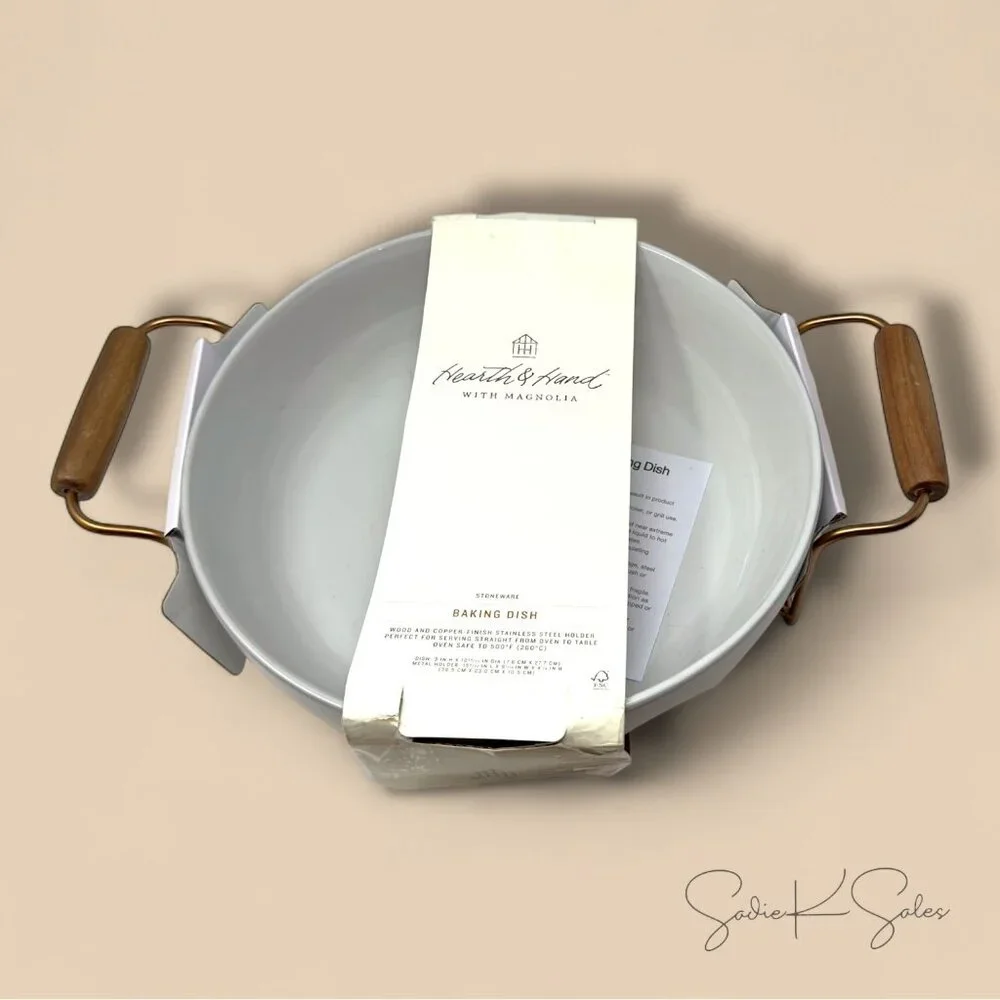 3qt Oven-to-Table Fluted Round‎ Baking Dish w/Carrier - Hearth & Hand Magnolia